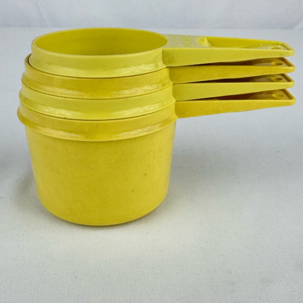 Vintage Tupperware Measuring Cups